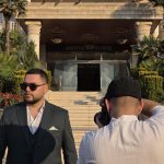 حسين إدريس يلفت الأنظار في عيد ميلاده بإطلالة فاخرة وجلسة تصوير مميزة